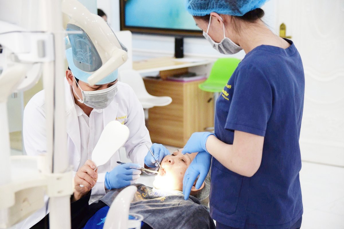 Địa chỉ cạo v&ocirc;i răng uy t&iacute;n, an to&agrave;n tại Pleiku - Nha khoa Happy Smile