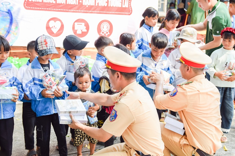 hanh-trinh-se-chia-nha-khoa-happy-smile-gia-lai